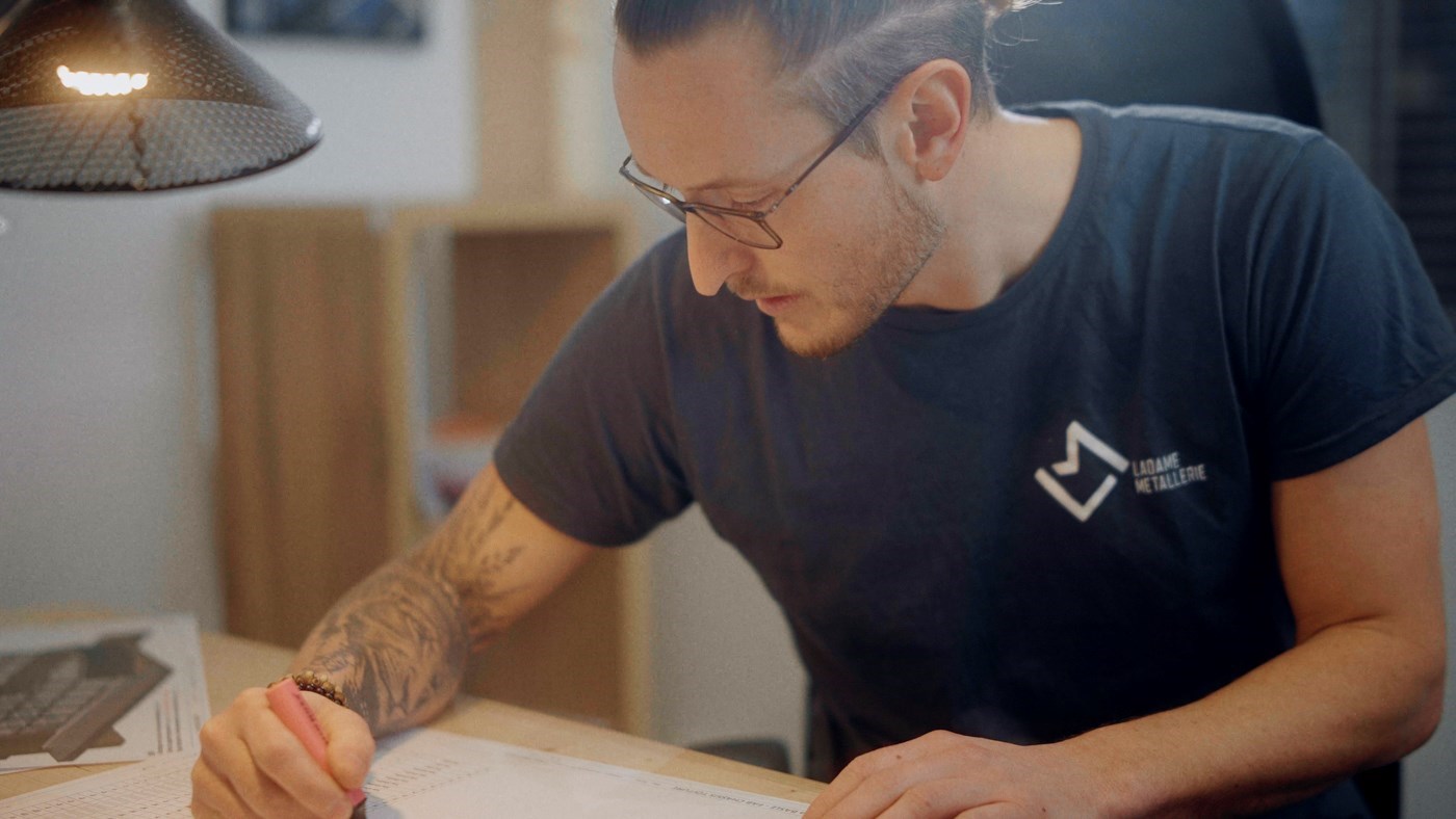 Pourquoi la Vidéo d’Entreprise est l’Investissement Marketing le Plus Rentable en 2026